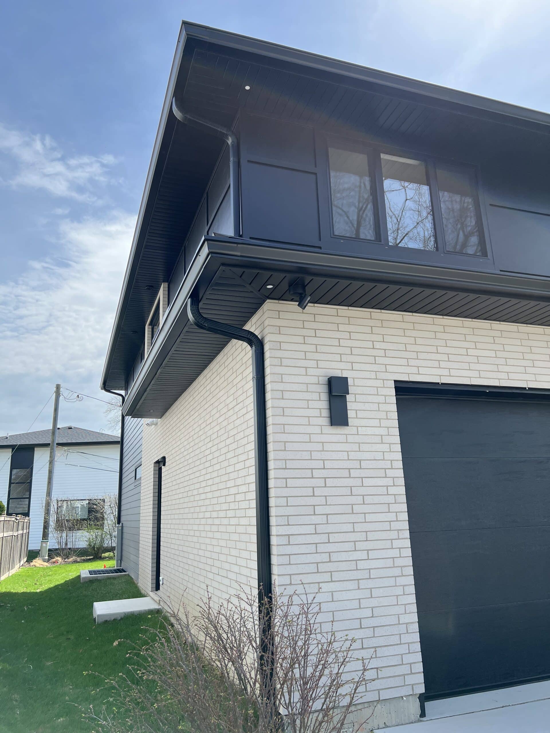 Front garage corner